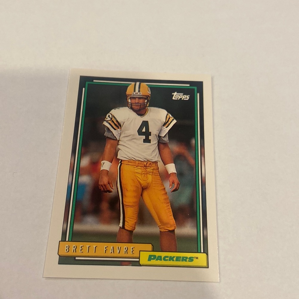 1992 Topps Brett Farve Football Card #696